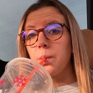 Meet your Posher, Ashleigh